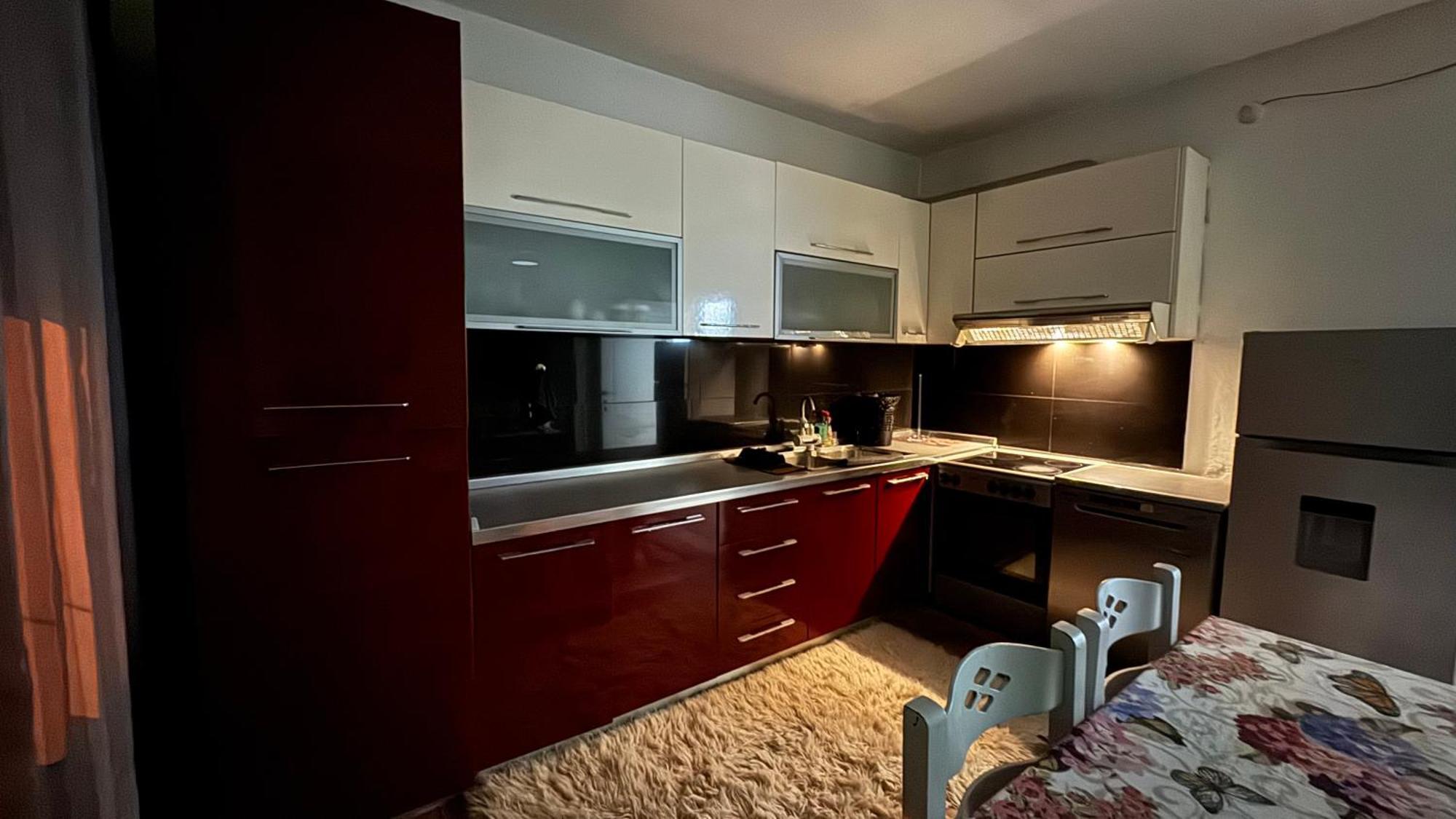 Green Door House Тирана Екстер'єр фото